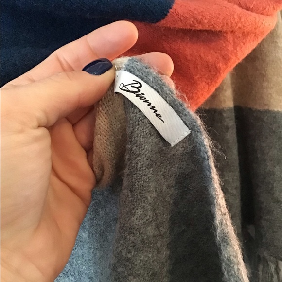 Bienna Color Block Wrap - Picture 4 of 5